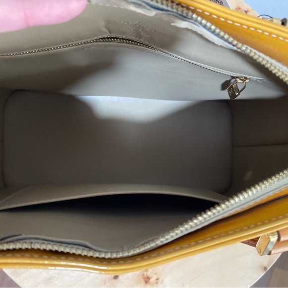 Louis Vuitton Vernis Houston - Picture 6 of 14